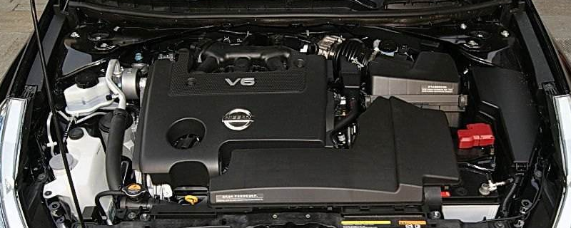 v6发动机和v8发动机的区别主要是气缸数量不同,气缸排列方式不同,气缸