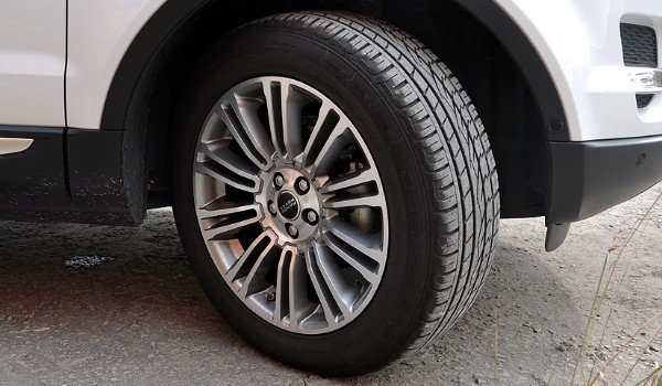 suv排行榜网 汽车评测 手机阅读轮胎是支撑汽车重量的主体,是与地面