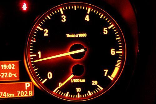 转速表怎么看 指针指数乘以单位就是汽车