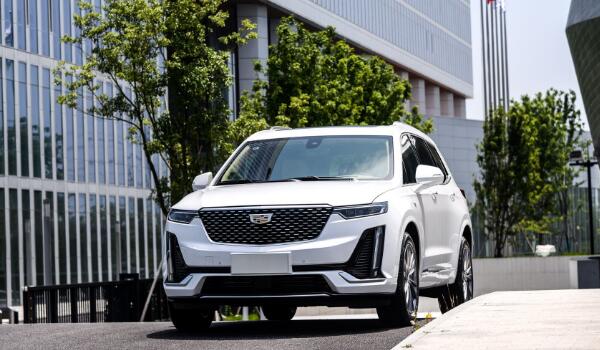 xt6凯迪拉克6座报价 售价33.97万百公里油耗仅为7.6L