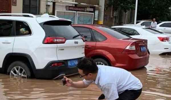 轿车水淹到哪里会发动机会进水