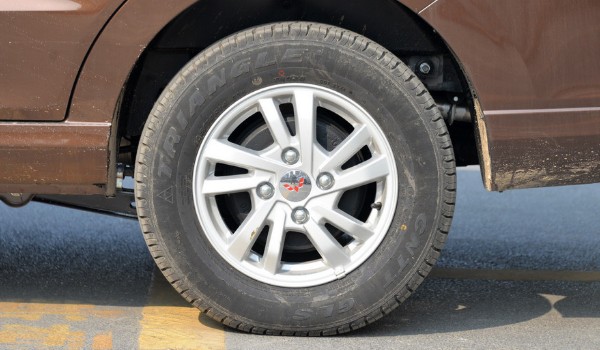五菱宏光s轮胎型号轮胎型号尺寸是多少18570r14