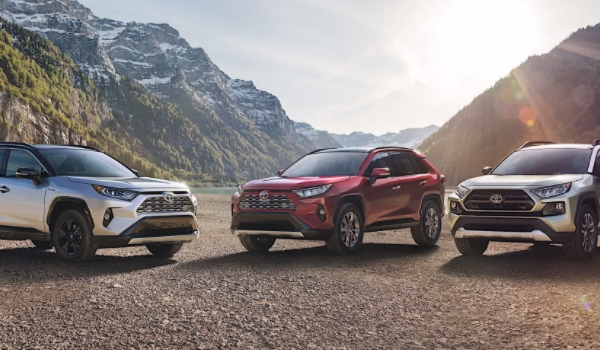 rav4suv报价及参数 rav4suv售价17.58万（动力配备2.0升和2.5升自然吸气发动机）