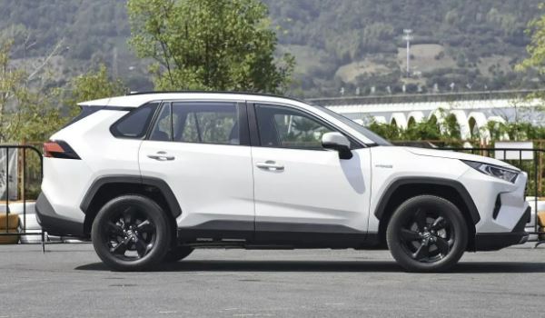 RAV4荣放新车报价及图片 RAV4荣放新车报价17.58万元到26.08万元