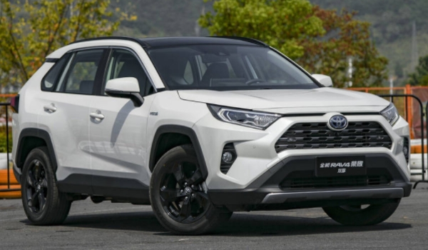 RAV4荣放免息要首付多少钱 荣放免息要首付交纳6.85万元