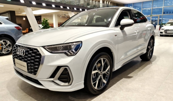 奥迪Q3 Sportback的汽油可以混合使用么 可以混合使用（混合98号汽油）