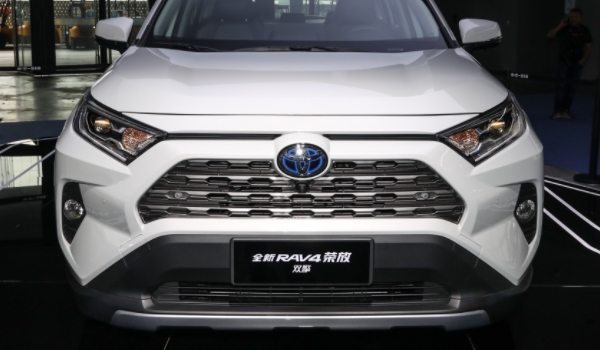 RAV4荣放的三大件包括变速箱吗 包括车辆的变速箱（CVT的版本）