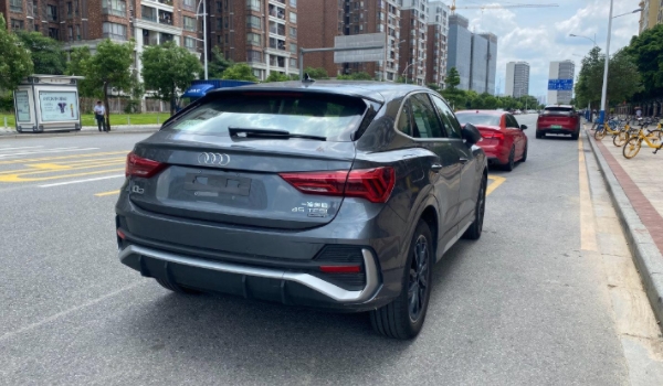 奥迪Q3 Sportback的四驱是分时四驱吗 没有采用分时四驱（全时四驱的系统）