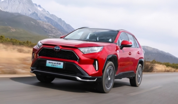 RAV4荣放的燃油标号是谁制定的 是由生成厂商来进行指定的（加入时注意）