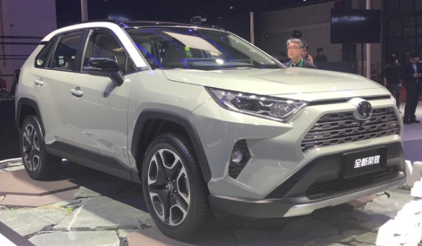 RAV4荣放的汽油可以混合使用么 可以混合使用（没有问题）