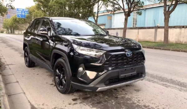 RAV4荣放的防冻液使用注意事项 注意好检查是否缺少（避免影响散热）