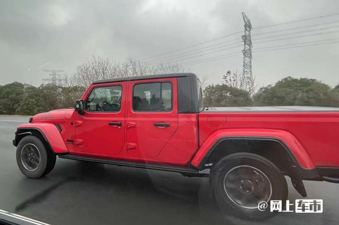 Jeep角斗士街拍曝光！4月上市VS福特F-150猛禽