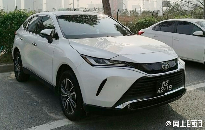 丰田荣放RAV4“加长版”谍照 11月发布-加长超15厘米