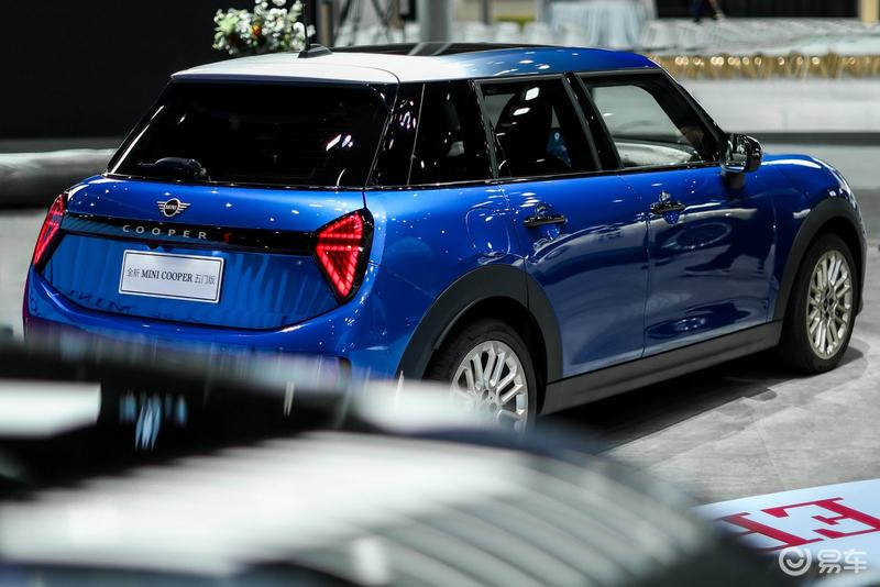 全新MINI COOPER燃油版家族上市 限时礼遇价20.88万起